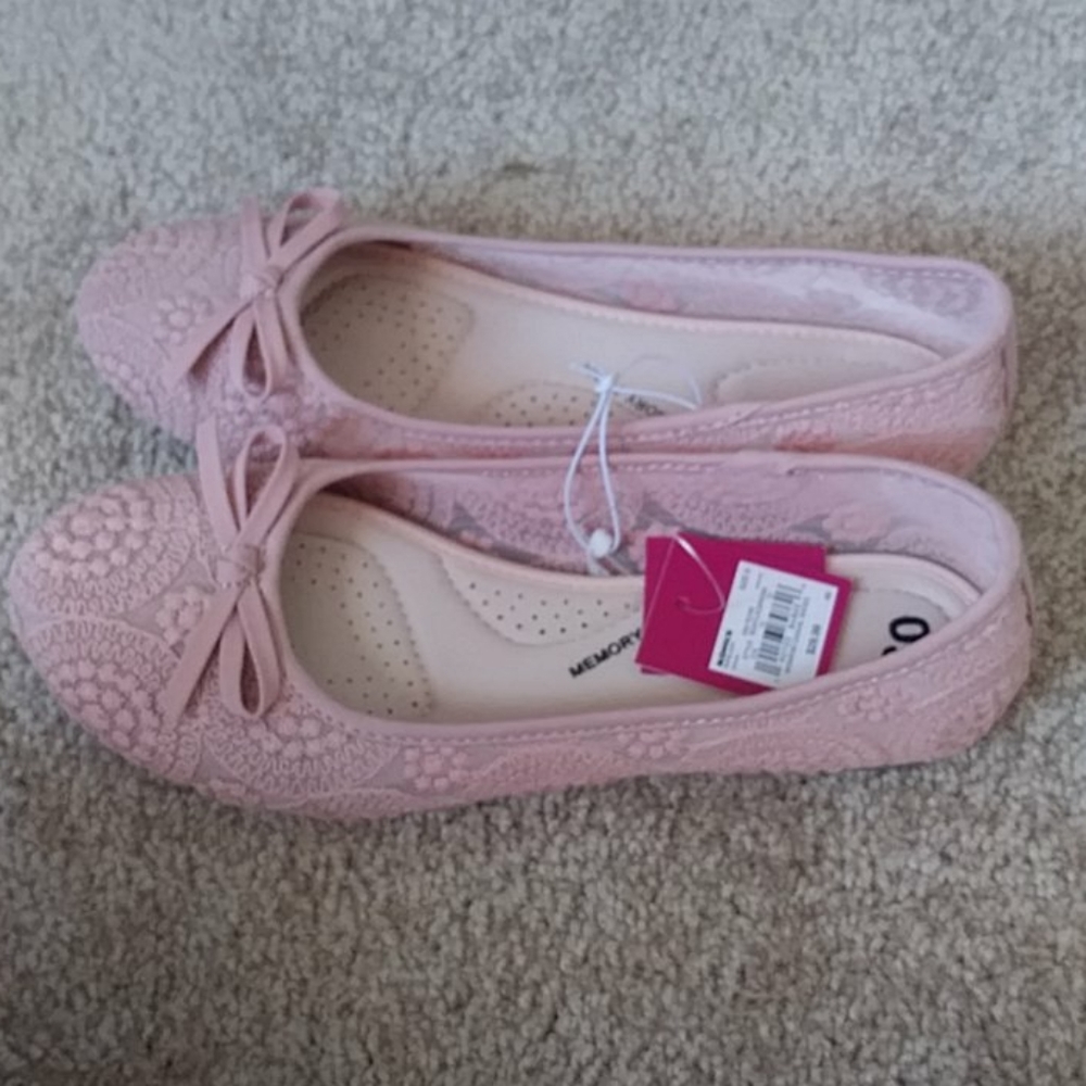 Shoe - Picture 4 of 8